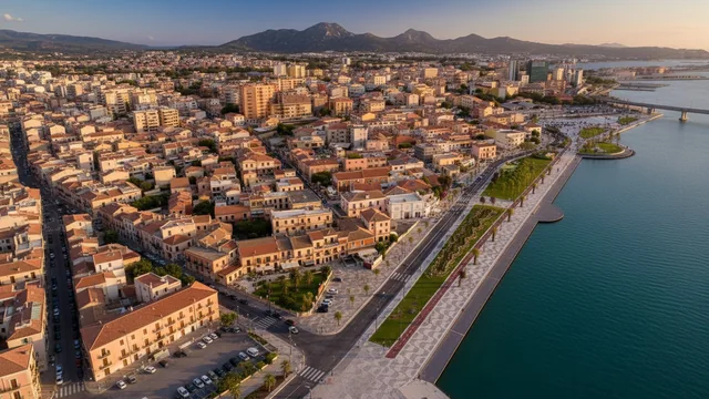 Olbia vista dall'alto: il centro, il corso alberato e il canale verso il porto
